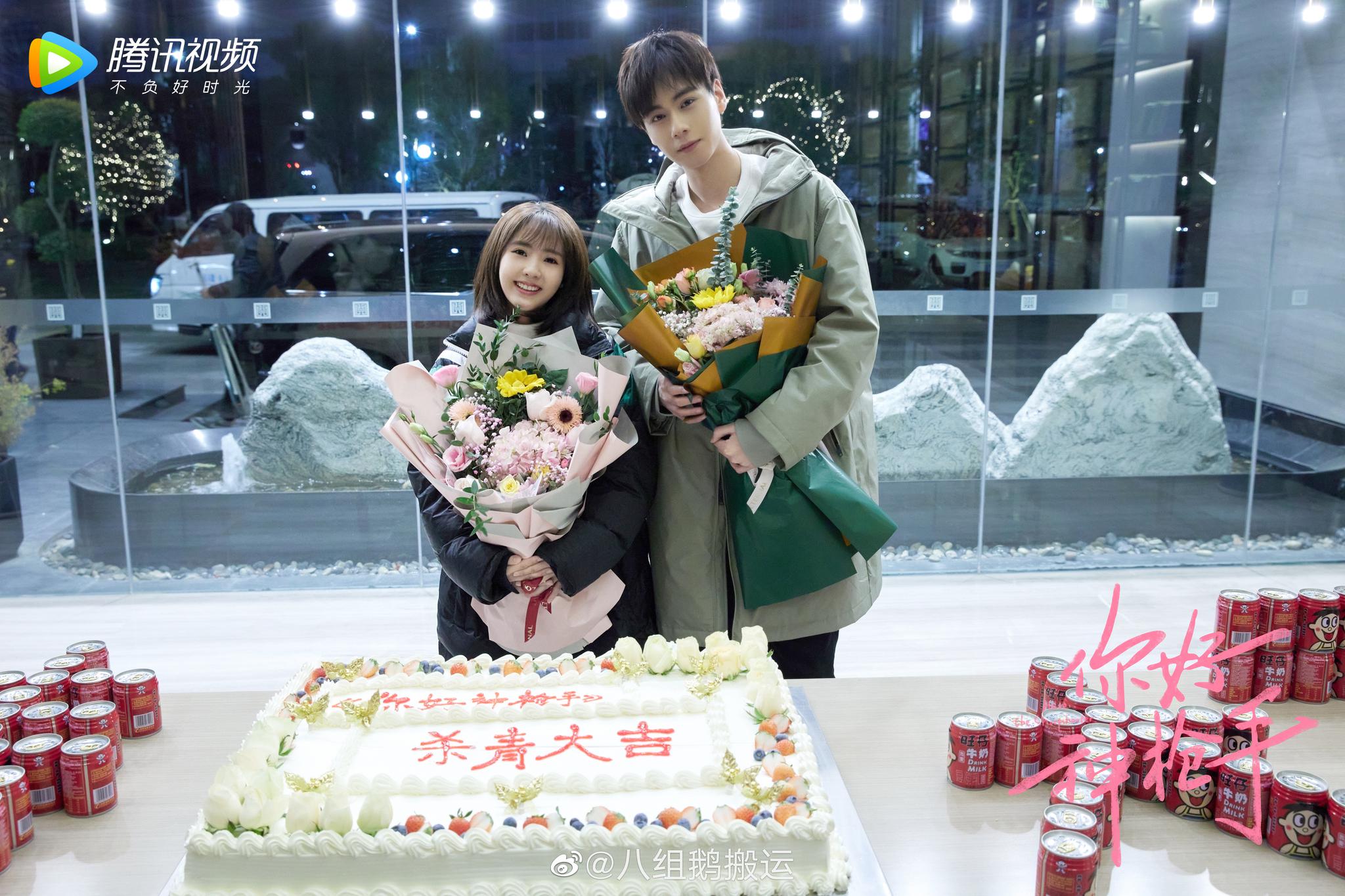 今天杀青的神枪手合照中看到了邢菲……_高清图集_新浪网