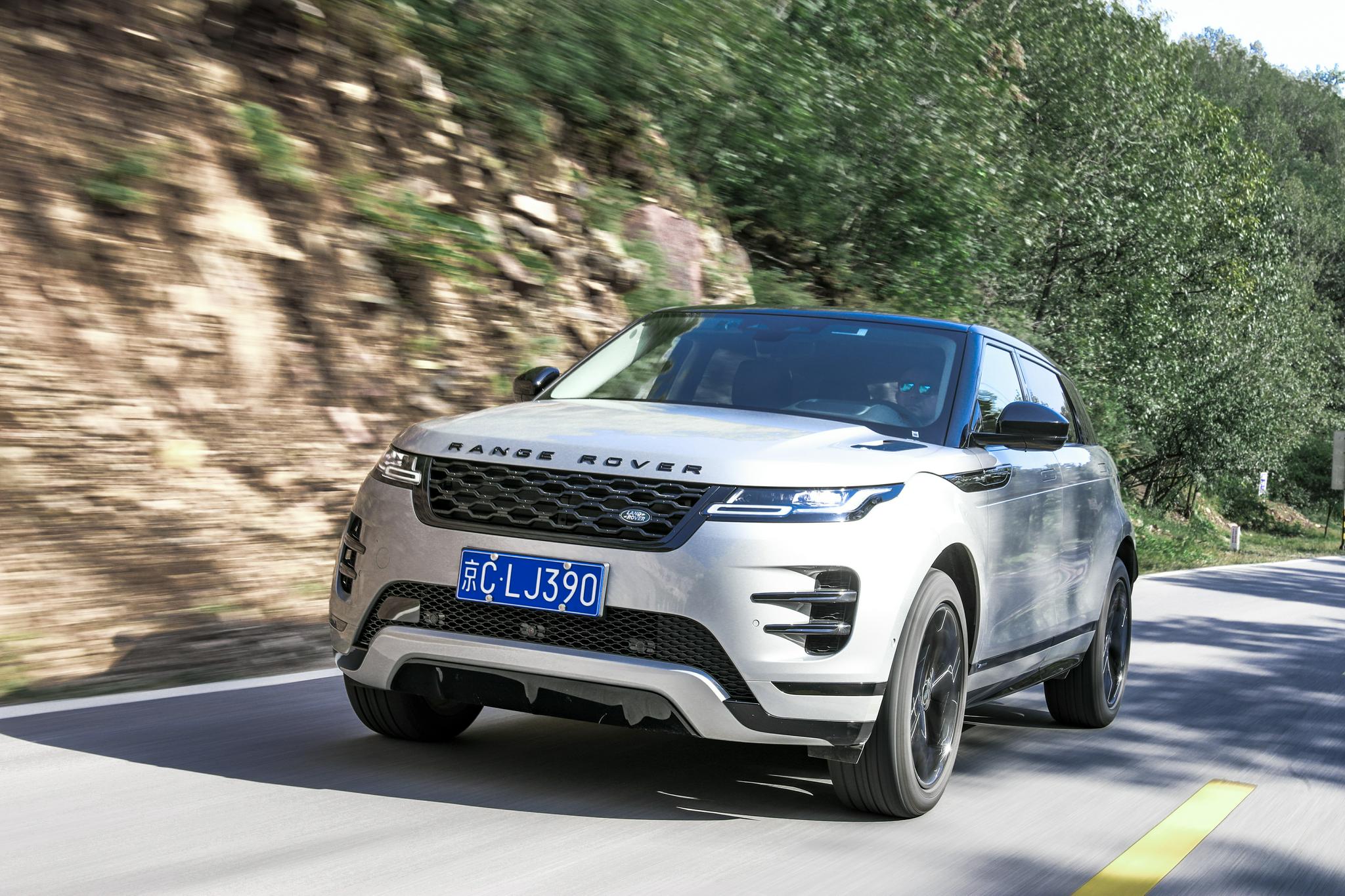 高颜值大空间全新路虎揽胜极光l