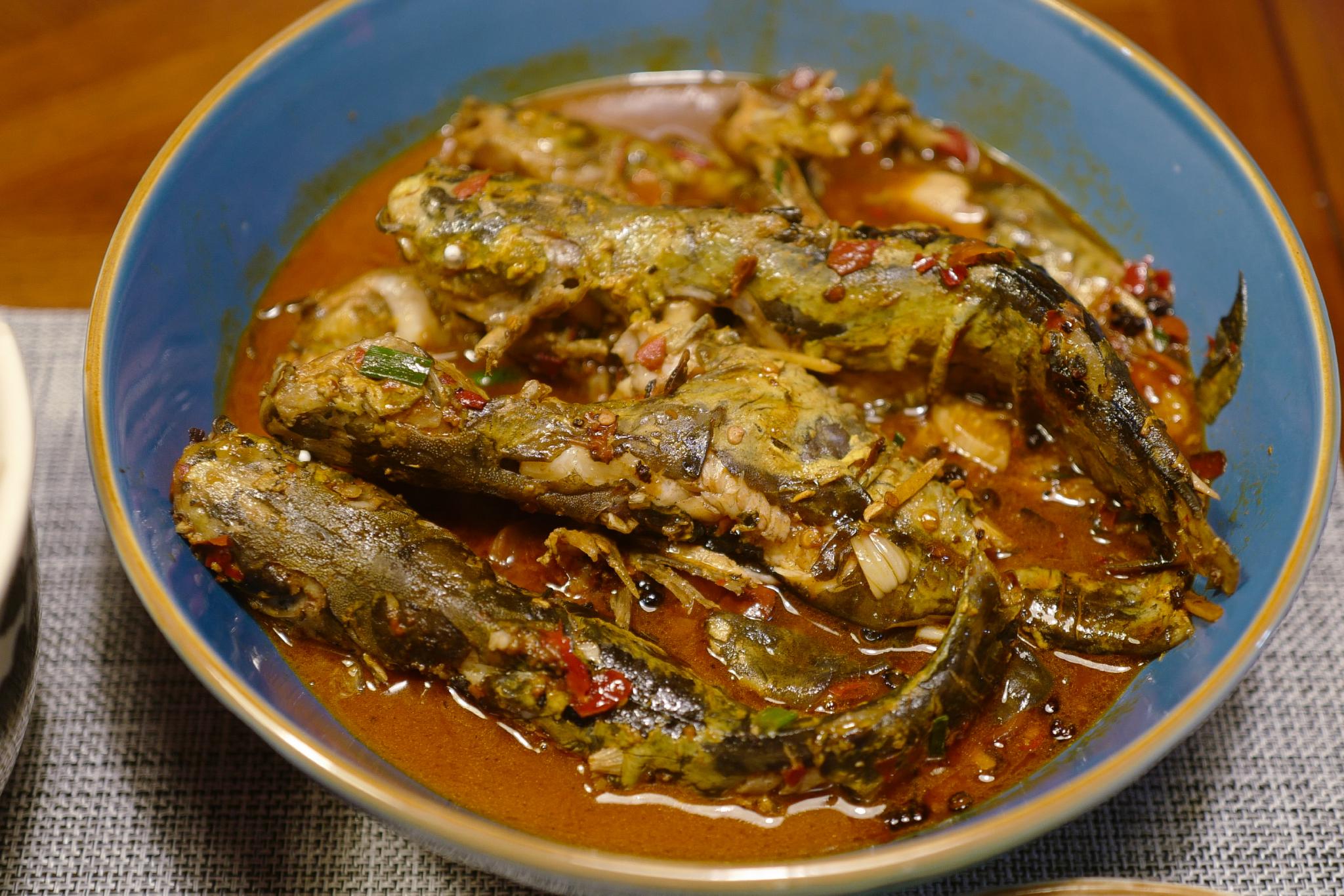 嘻嘻嘻,美美吃上一些酸菜炖排骨和麻辣昂刺鱼__财经头条