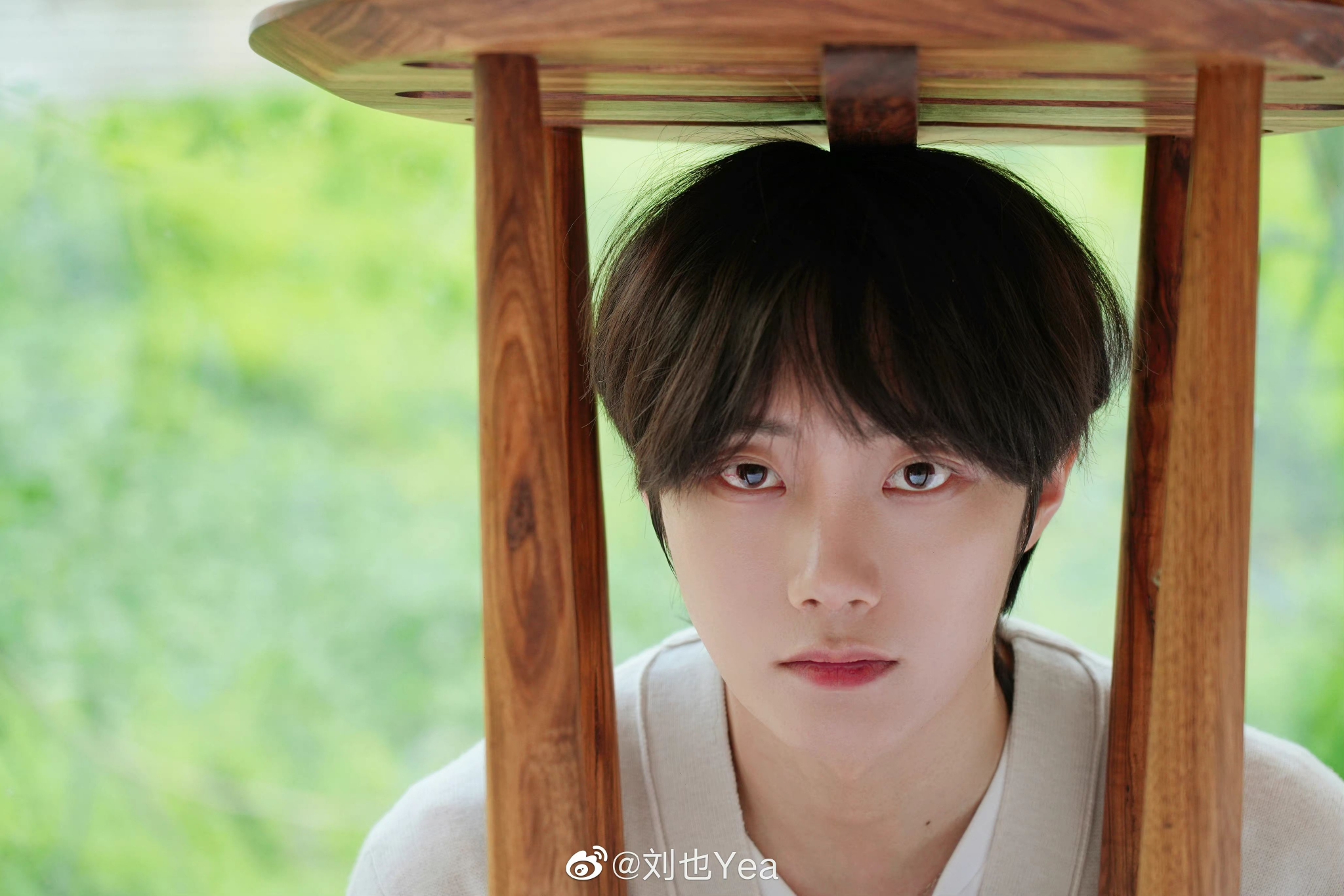 刘也初秋十八宫格随拍来啦!__财经头条