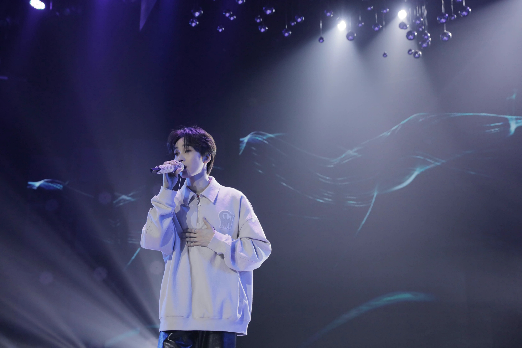 滴滴~连淮伟2023新专辑巡演广州站彩排侧拍送达!|巡演|连淮伟|新专辑_新浪新闻