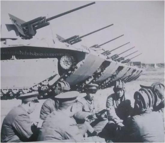 他们手里用着破步枪 眼睛却已经开始望着海那头的航母休闲区蓝鸢梦想 - Www.slyday.coM 他们手里用着破步枪 眼睛却已经开始望着海那头的航母休闲区蓝鸢梦想 - Www.slyday.coM