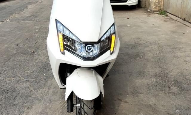 新款72v电动车配24安锂电池,34l座桶,1200w电机