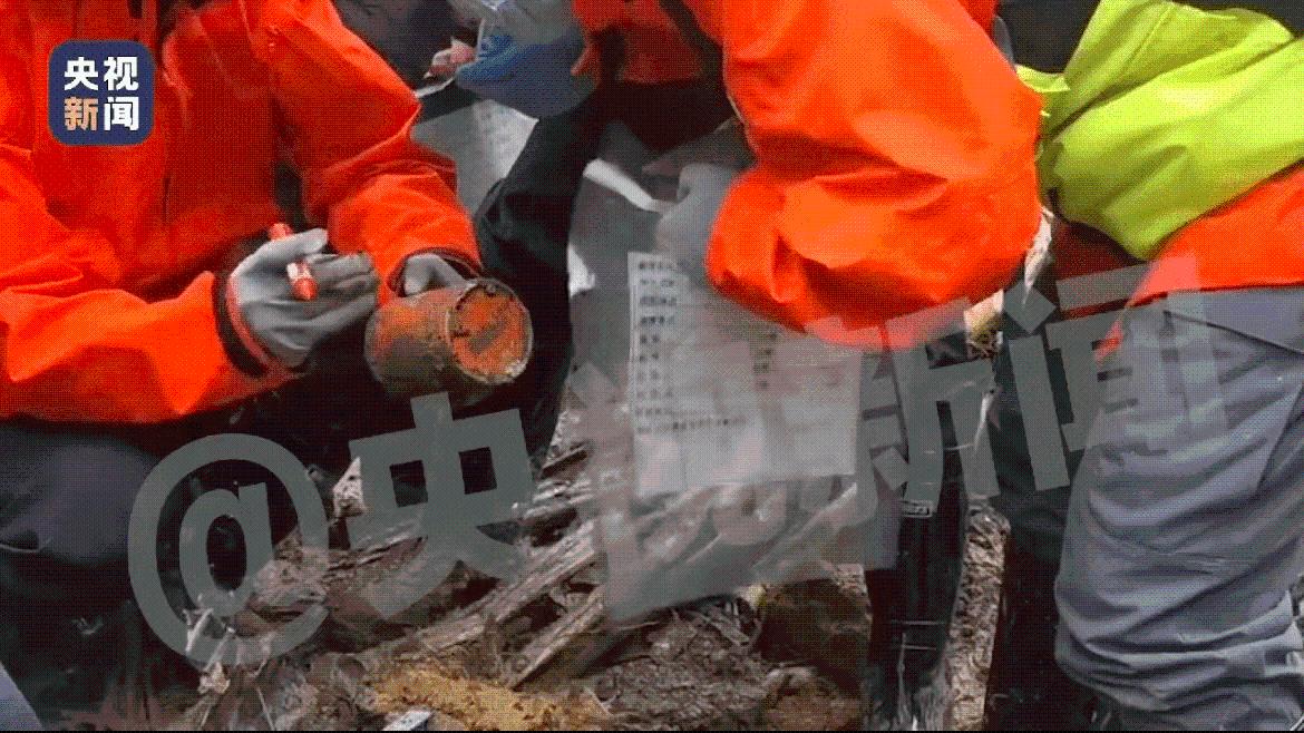 失事飞机3位飞行员飞行经历完备，机长飞行总经历时间6709小时休闲区蓝鸢梦想 - Www.slyday.coM