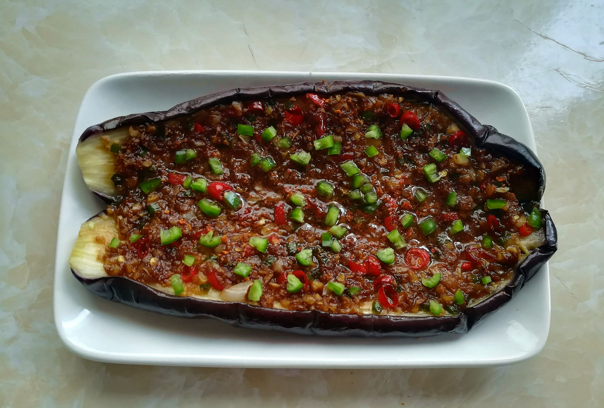 只需一台烤箱就能做出比烧烤摊更美味的烤茄子一定要试试