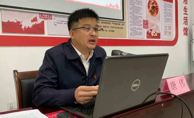 【学习宣传贯彻党的十九届六中全会精神】专题宣讲进社区进村屯休闲区蓝鸢梦想 - Www.slyday.coM