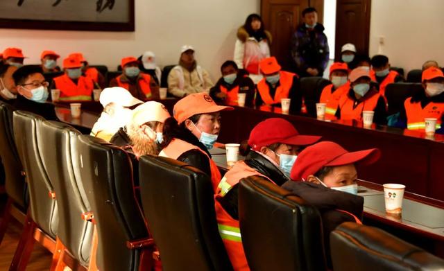 创建全国文明城市丨这群“最脏、最苦、最累”的亲人们集体来充电休闲区蓝鸢梦想 - Www.slyday.coM