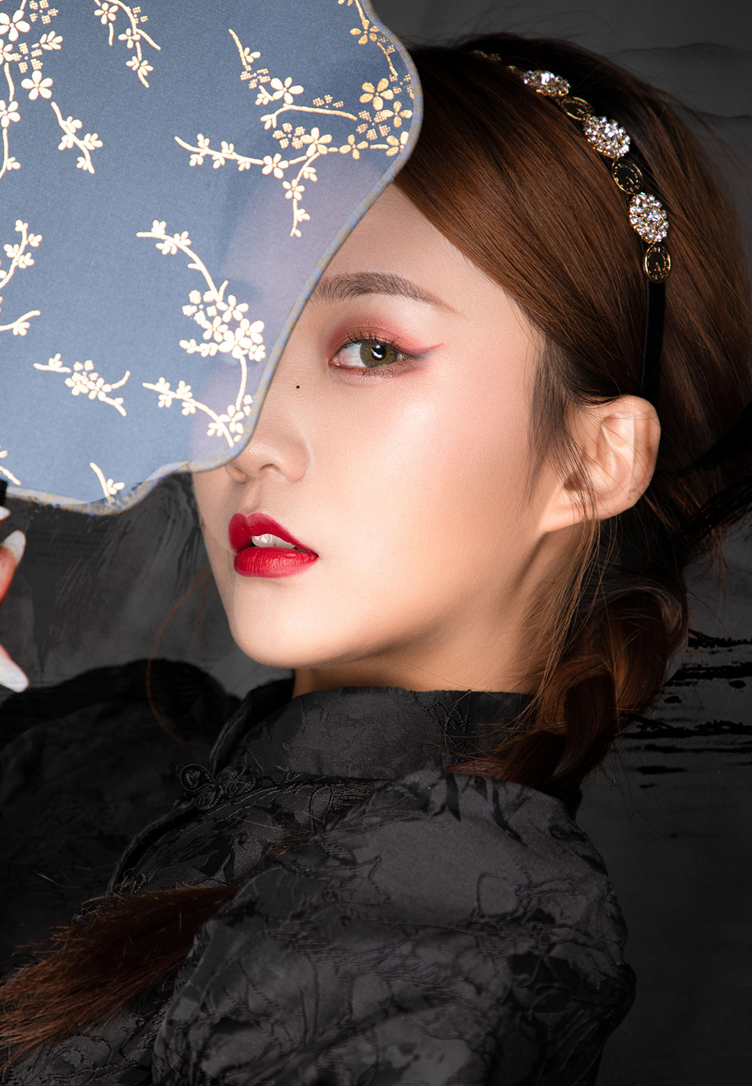 哪个东方女人骨子里没点旗袍情节