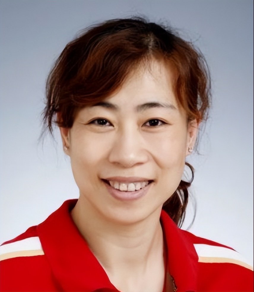 3,王芳放手女篮,正式接手中国男篮自从2019年中国男篮在世界杯上失利