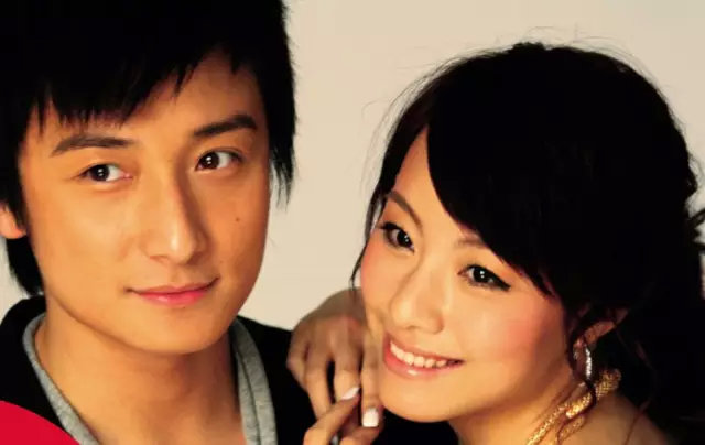 37岁邓丽欣分手结束和小6岁王子的异地恋网友方力申还有机会吗