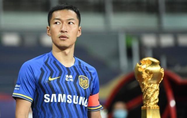 泪目吴曦深情告别江苏队时隔9年重返上海申花