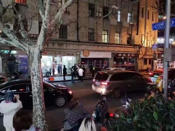 疫情晚报│浙江杭州出现涉奥密克戎疫情 上海“最小中风险区”27日调整至低风险休闲区蓝鸢梦想 - Www.slyday.coM