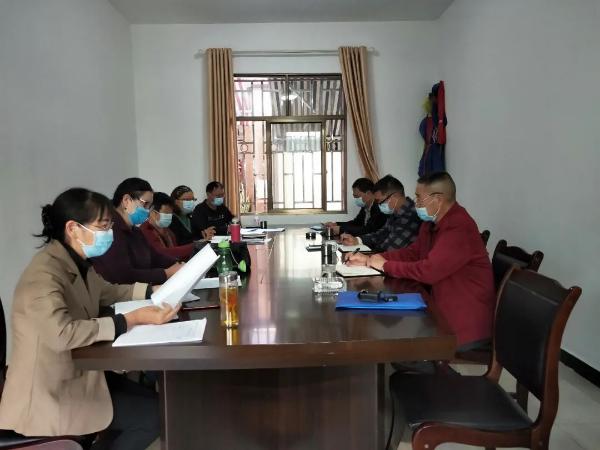 学习党的十九届六中全会精神 盈江老干部“不掉队”休闲区蓝鸢梦想 - Www.slyday.coM 学习党的十九届六中全会精神 盈江老干部“不掉队”休闲区蓝鸢梦想 - Www.slyday.coM