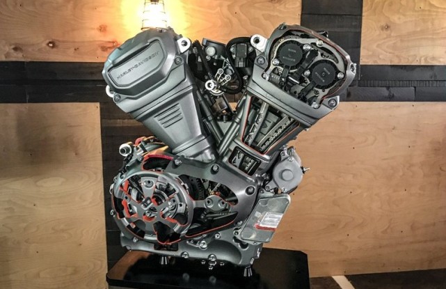 全新的1250cc水冷v型双缸发动机,可能会让哈雷死忠粉觉得"离经叛道"