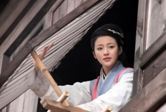 消费情怀64岁潘长江再演武大郎新版潘金莲性感吸睛