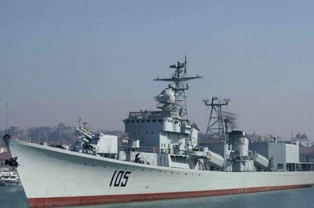 他们手里用着破步枪 眼睛却已经开始望着海那头的航母休闲区蓝鸢梦想 - Www.slyday.coM 他们手里用着破步枪 眼睛却已经开始望着海那头的航母休闲区蓝鸢梦想 - Www.slyday.coM