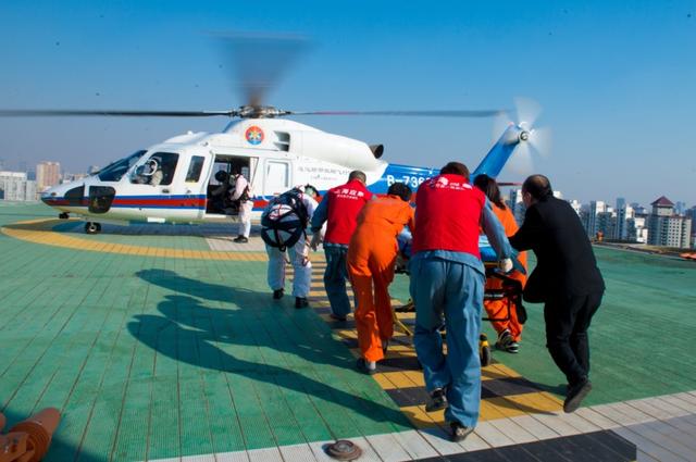 海上“吊”起重病渔民,瑞金医院航空医疗救助进入常态化休闲区蓝鸢梦想 - Www.slyday.coM 海上“吊”起重病渔民,瑞金医院航空医疗救助进入常态化休闲区蓝鸢梦想 - Www.slyday.coM