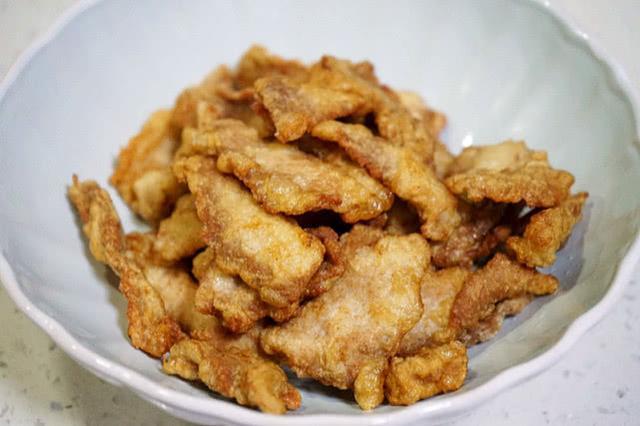 锅包肉学会这挂浆的窍门炸出的肉片香酥嫩滑一盘上桌家人抢光