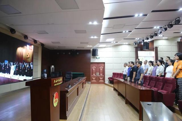 九江外国语学校组织全体党员集中收看中国共产党九江市第十二次代表大会开幕会现场直播休闲区蓝鸢梦想 - Www.slyday.coM