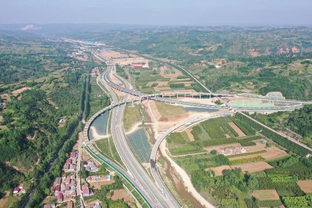 彭大高速公路项目建设经验向全省推广