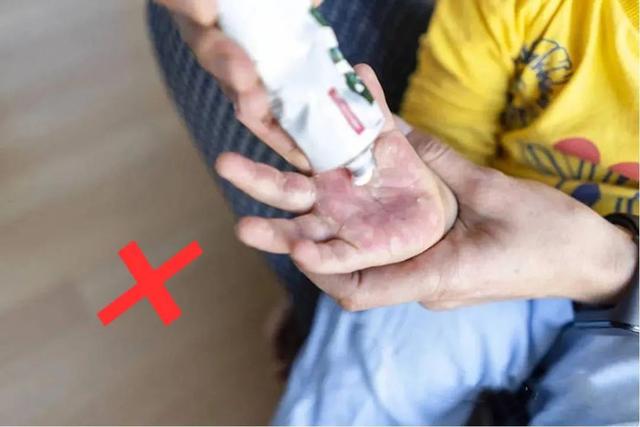 3岁男童仰头止鼻血致死！孩子常见意外应急处理的误区，你一定要知道休闲区蓝鸢梦想 - Www.slyday.coM