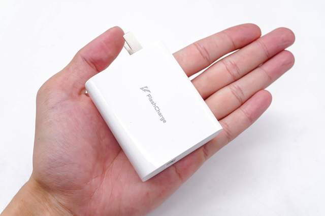 旗舰硬件下放双电芯80w闪充iqooneo6充电评测