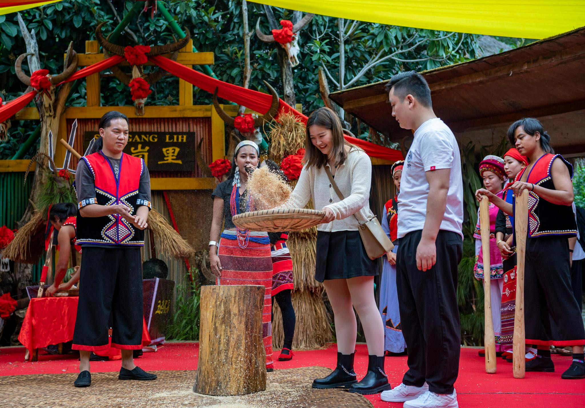 (文化)体验佤族节日 乐享中秋假期