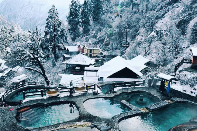 川西海螺沟温泉