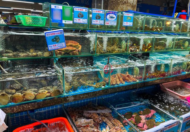 真实的三亚第一市场外表普通不起眼走进去物价大开眼界