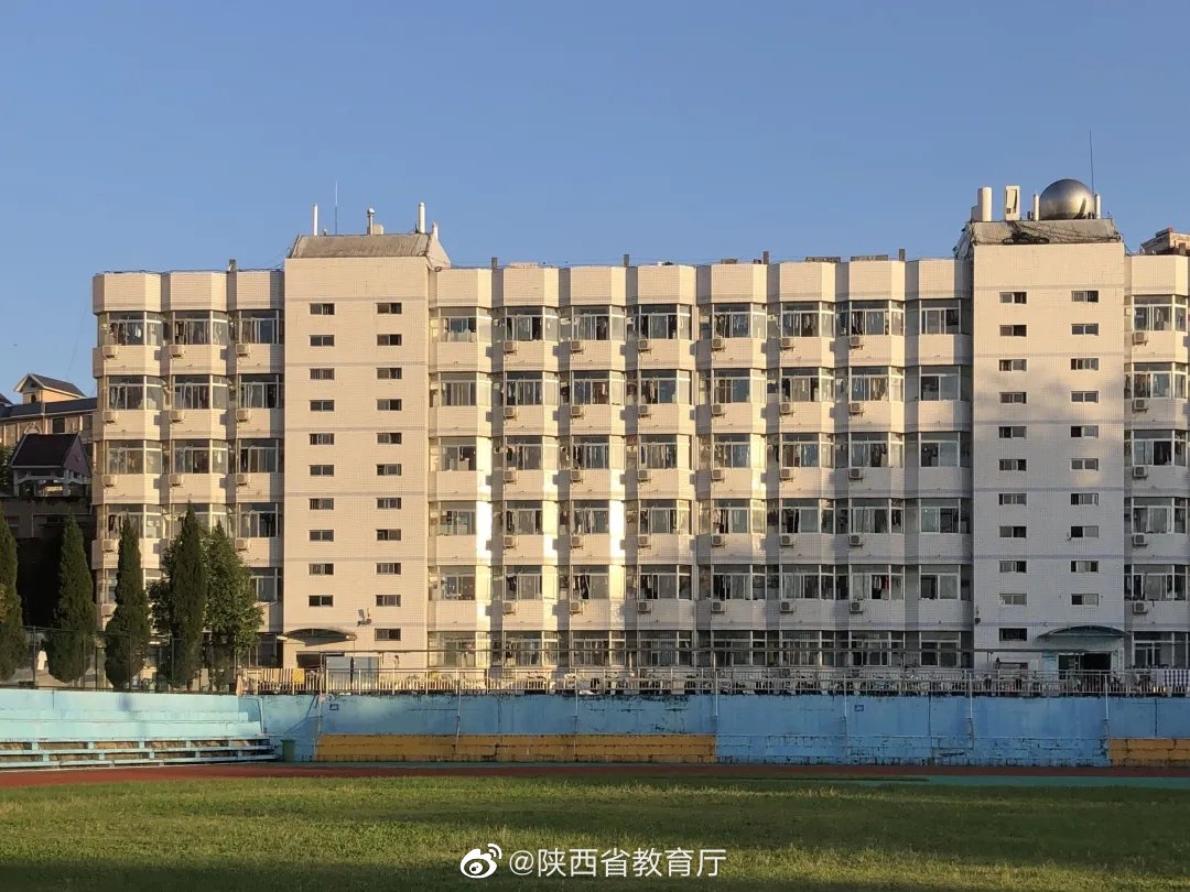 季秋时节安康学院校园景色祥和静谧