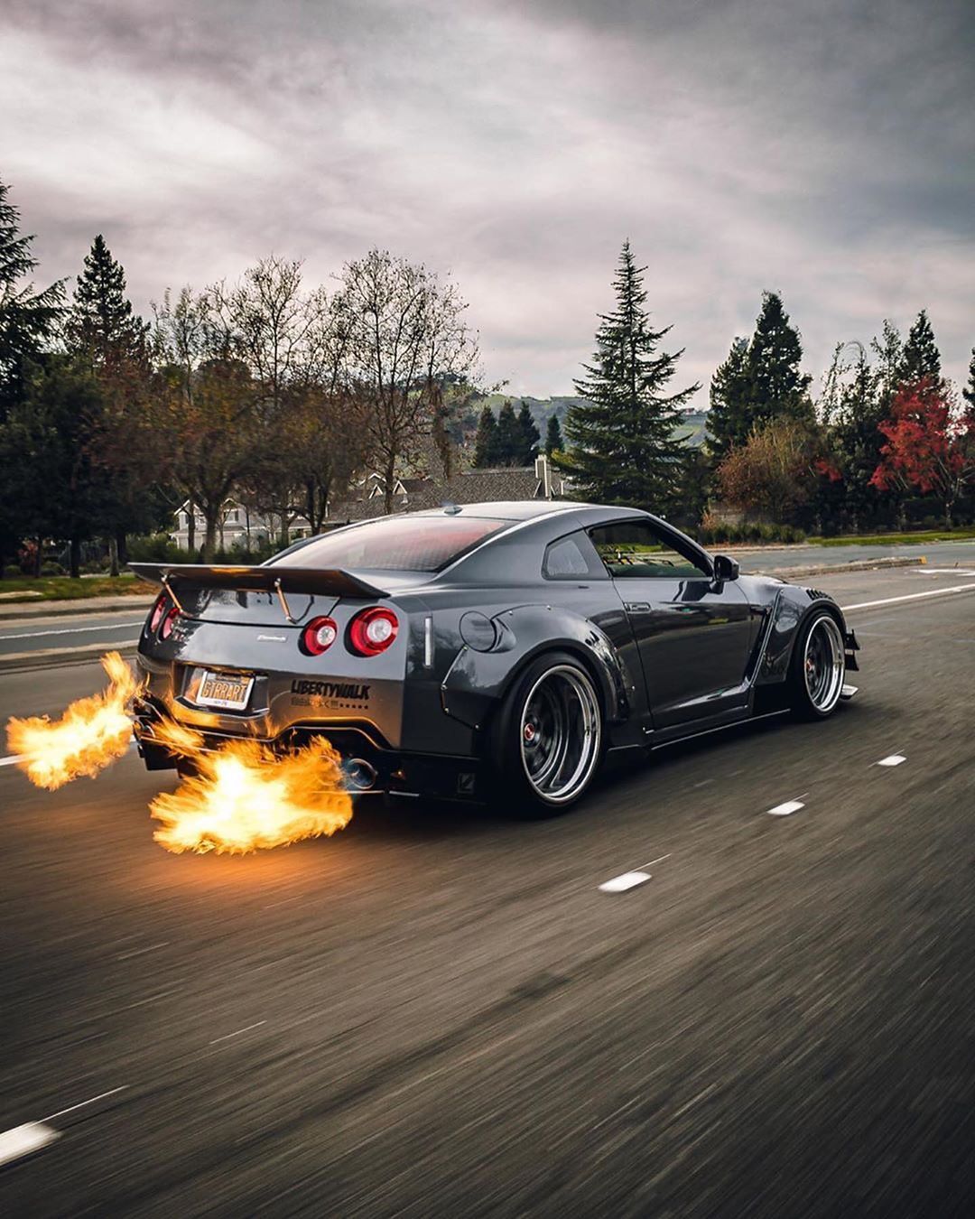 东瀛战神喷火高能瞬间!