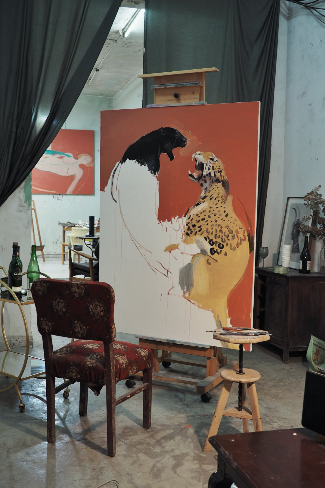 一直很喜欢@张涉嫌 的作品,最近有幸和他合作款了一款t恤