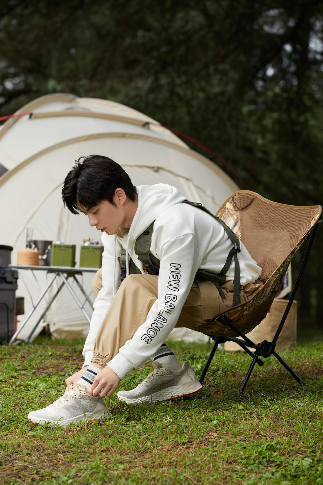 new balance 携手韩国插画师jeon hwangil