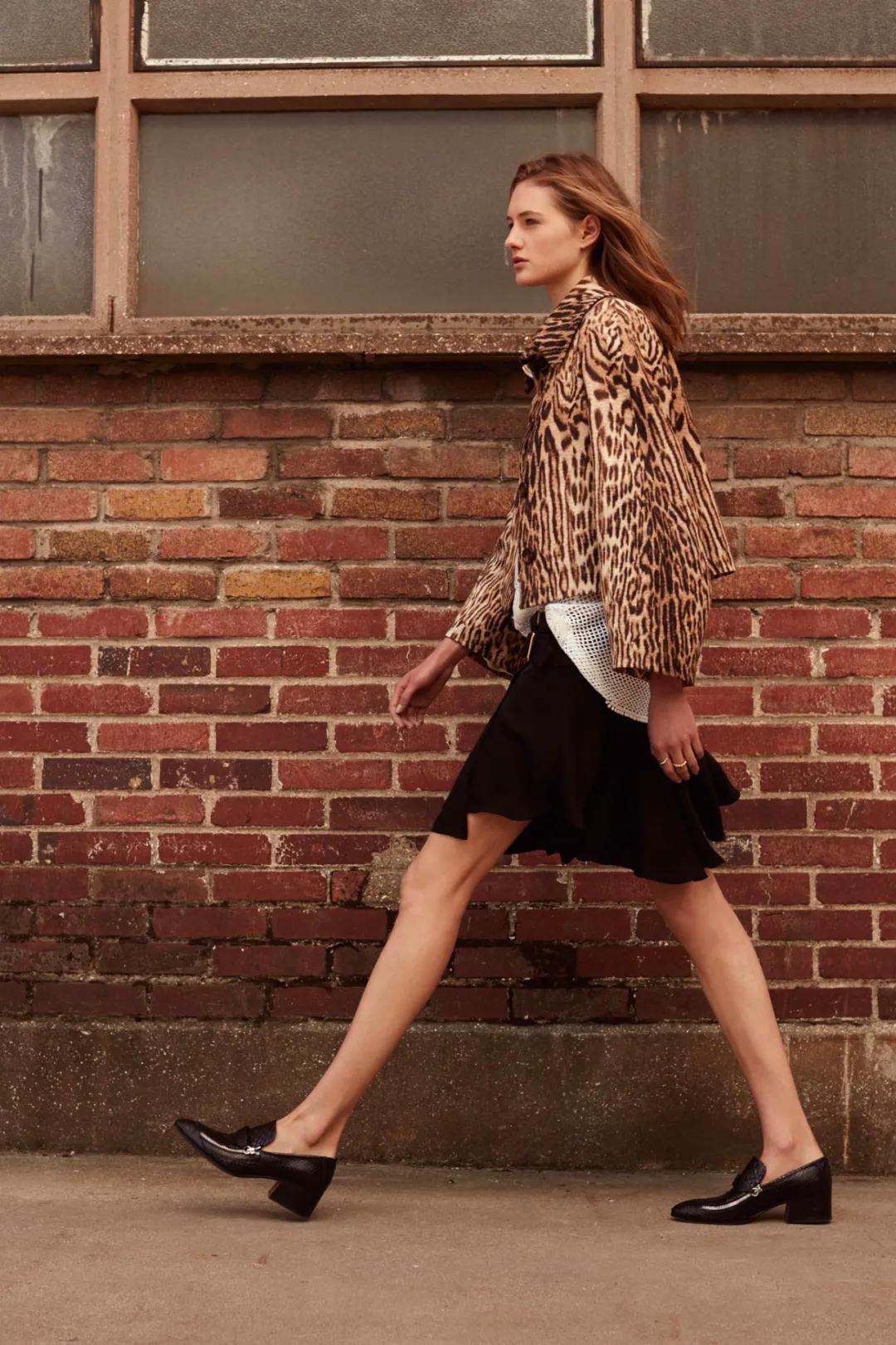 女明星最爱的"通勤鞋",果然显瘦,好穿|乐福|鞋面|款式_新浪新闻