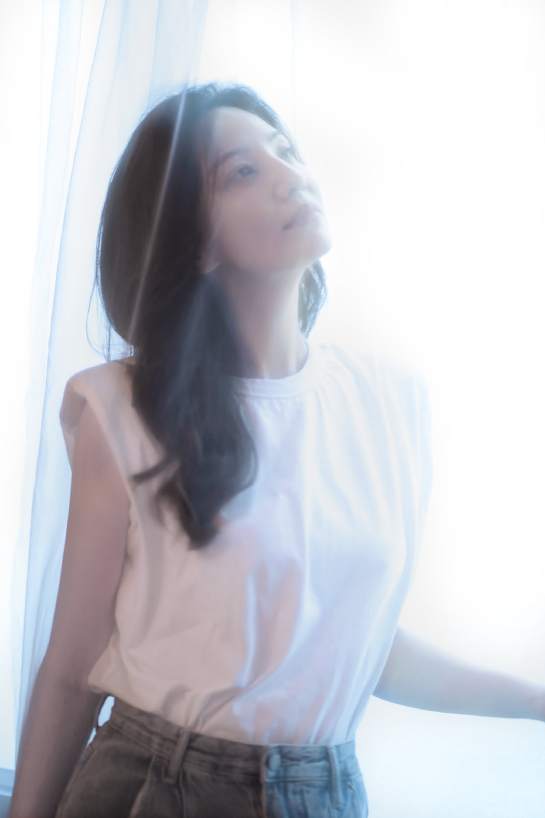 郑希怡寻光朦胧感随拍 恰到好处的仙气与温柔休闲区蓝鸢梦想 - Www.slyday.coM 郑希怡寻光朦胧感随拍 恰到好处的仙气与温柔休闲区蓝鸢梦想 - Www.slyday.coM