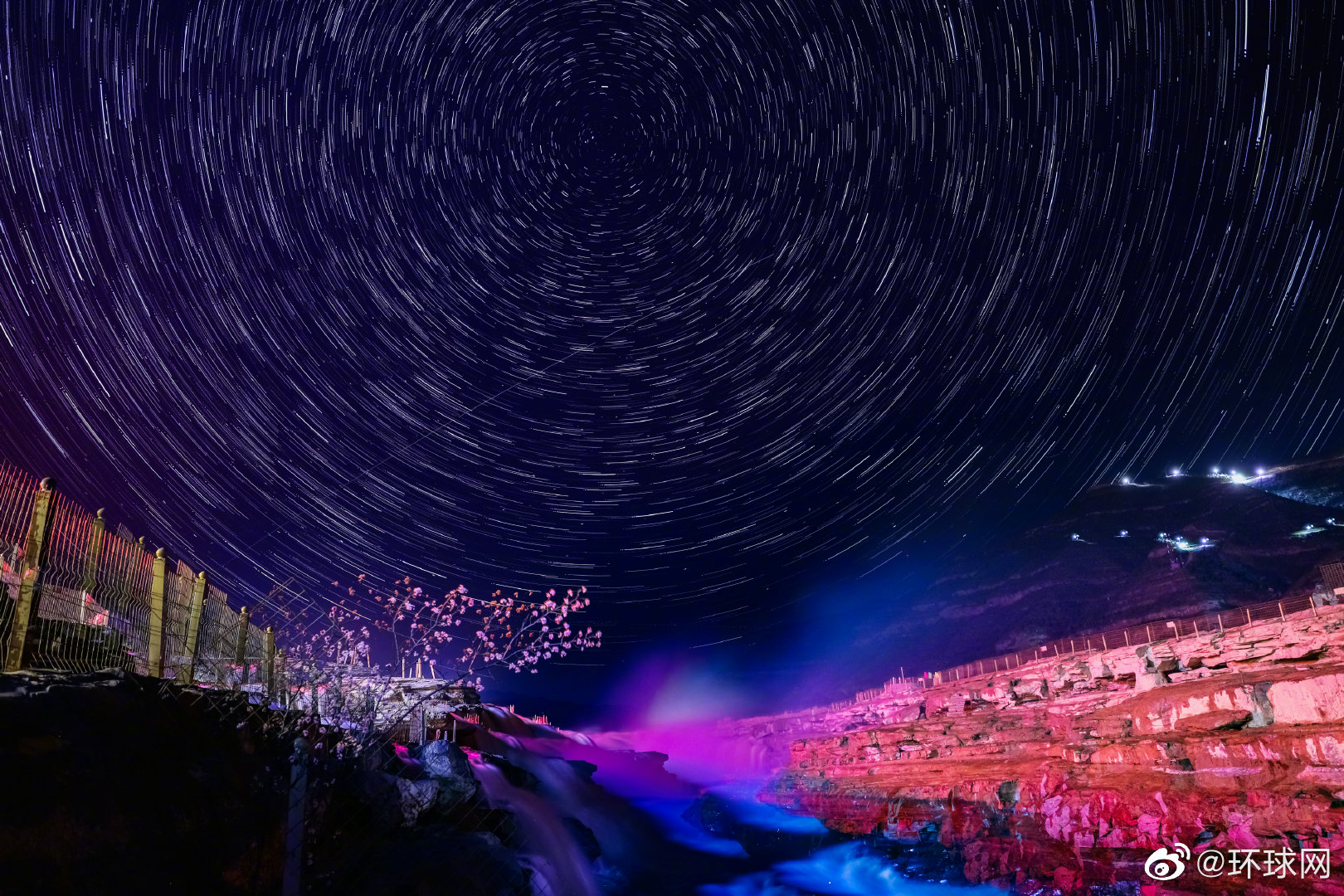 黄河壶口桃花汛的星空来了