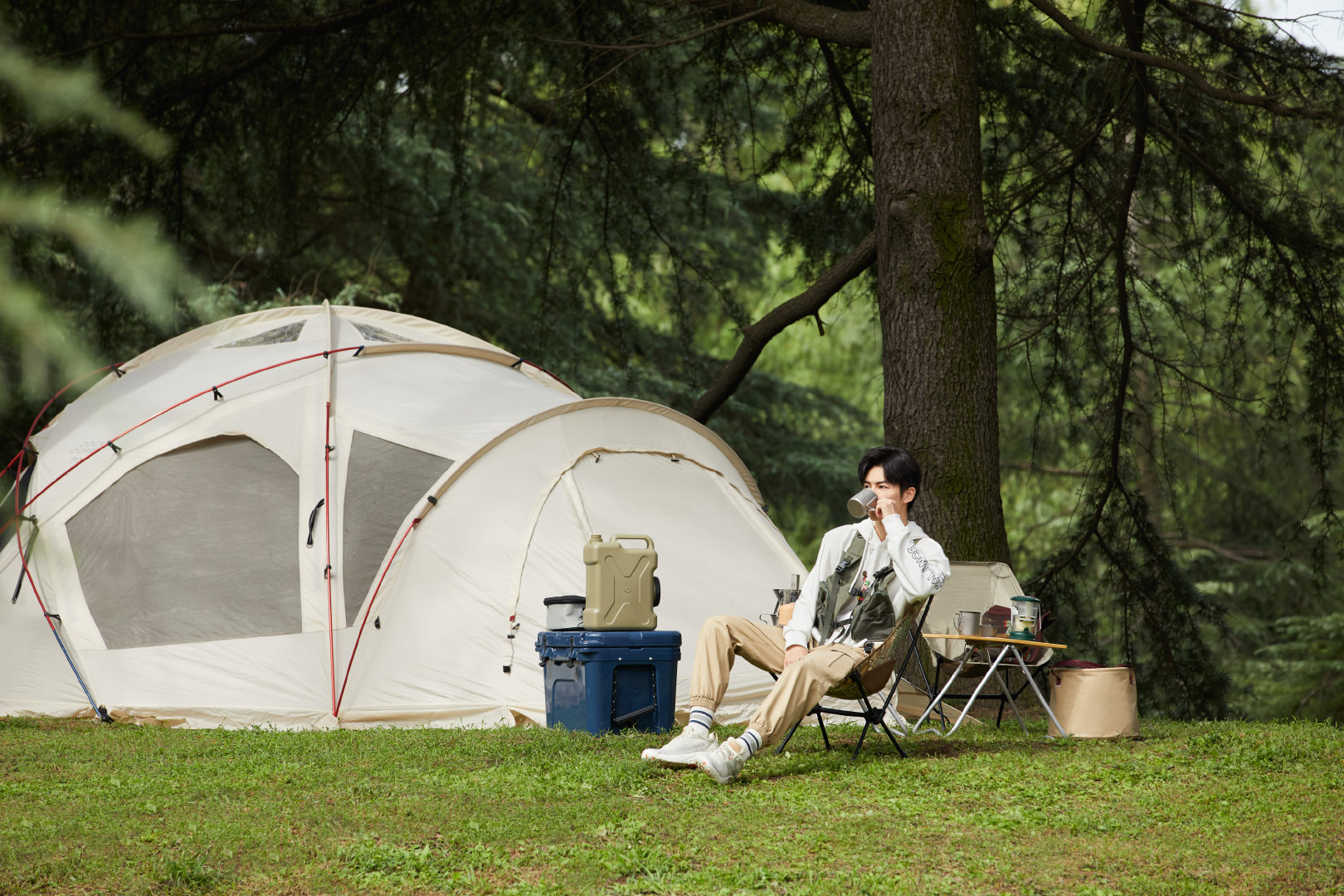 new balance 携手韩国插画师jeon hwangil