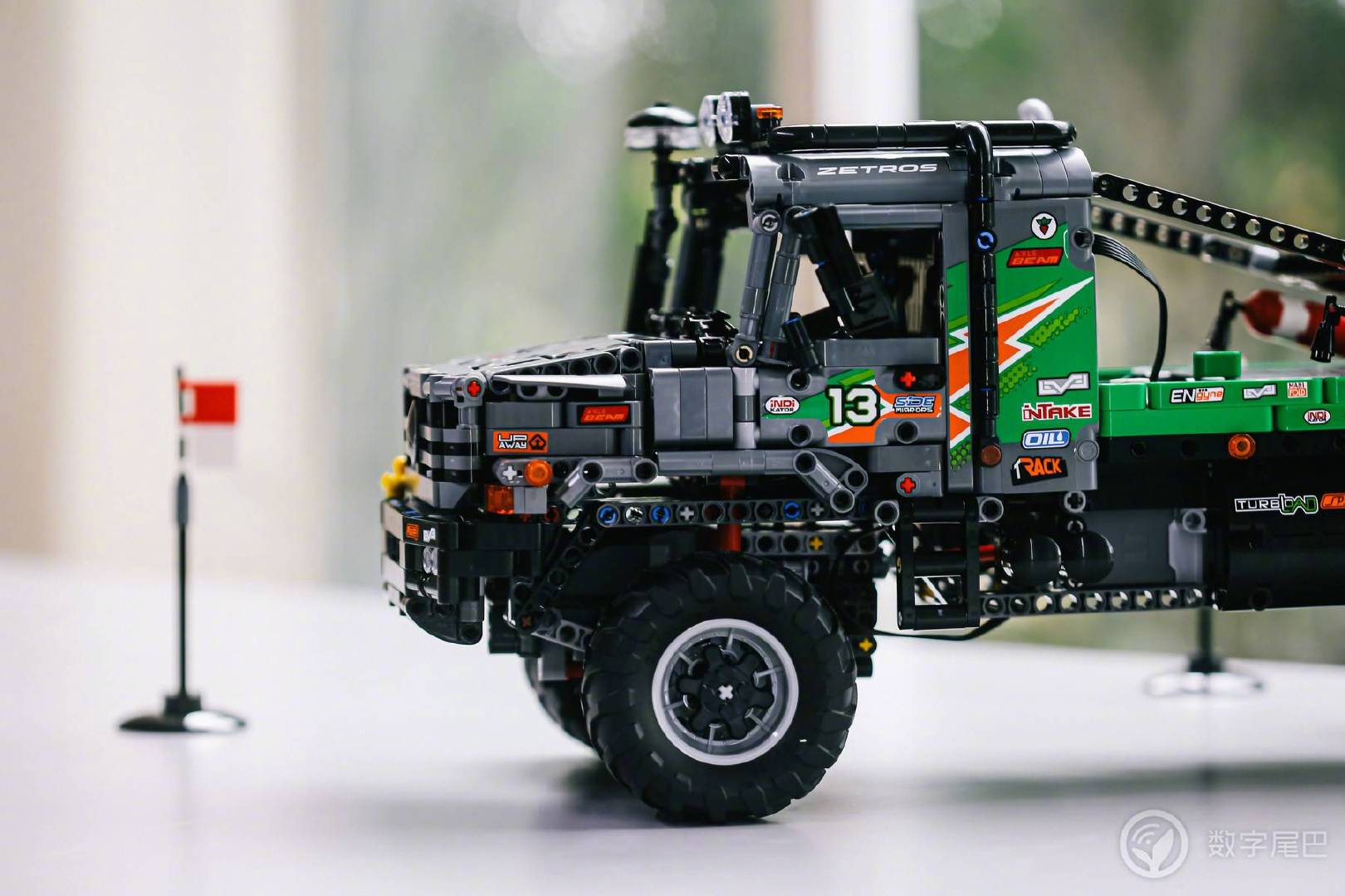 图赏:乐高机械组 42129 梅赛德斯奔驰 zetros 越野卡车