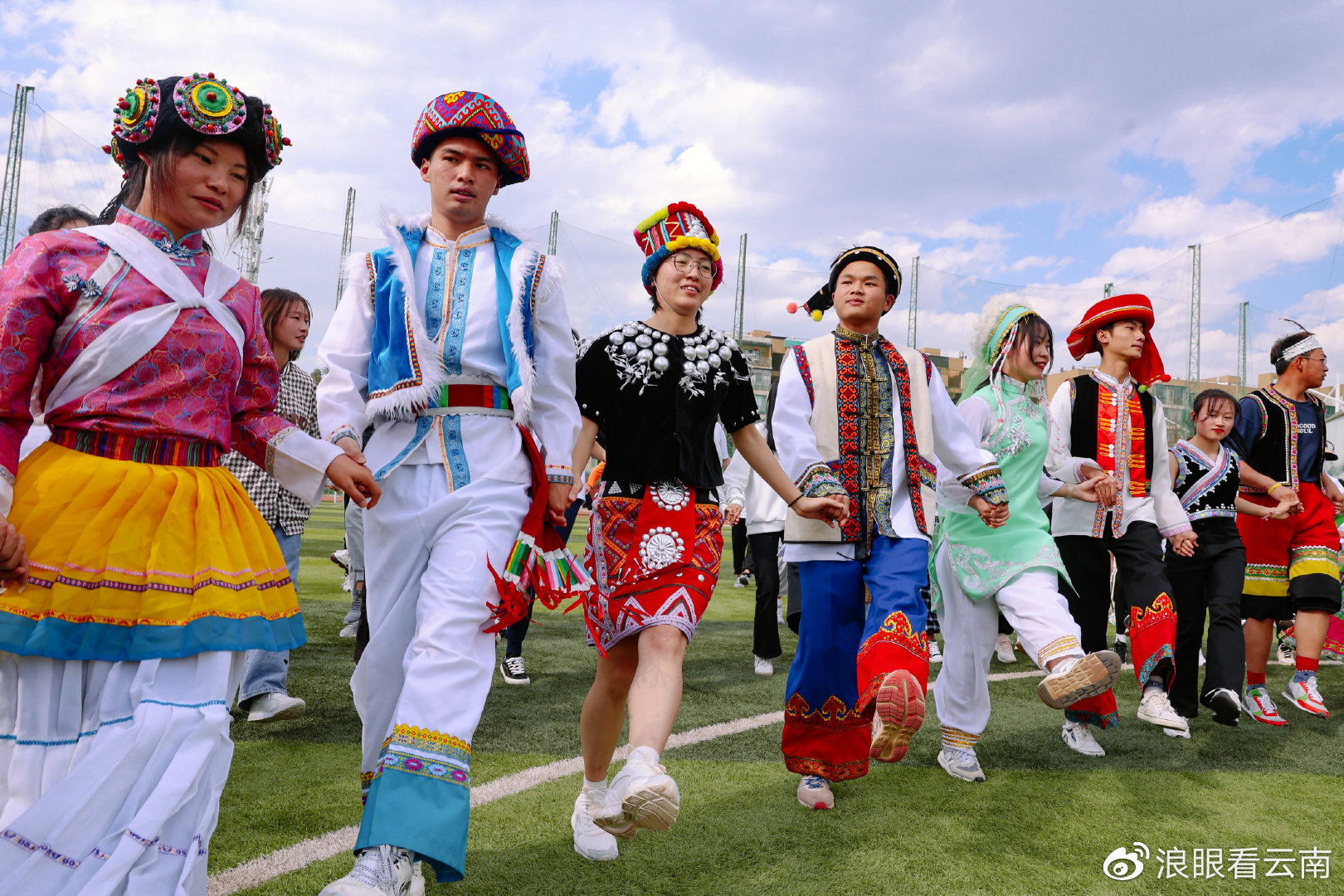 打跳舞原是纳西族民间舞蹈,多流传于丽江市纳西族,傈僳族及一些普米族