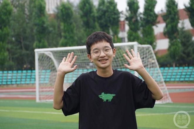 15岁网红男孩“钟美美”：就读重点高中，学业最重要休闲区蓝鸢梦想 - Www.slyday.coM