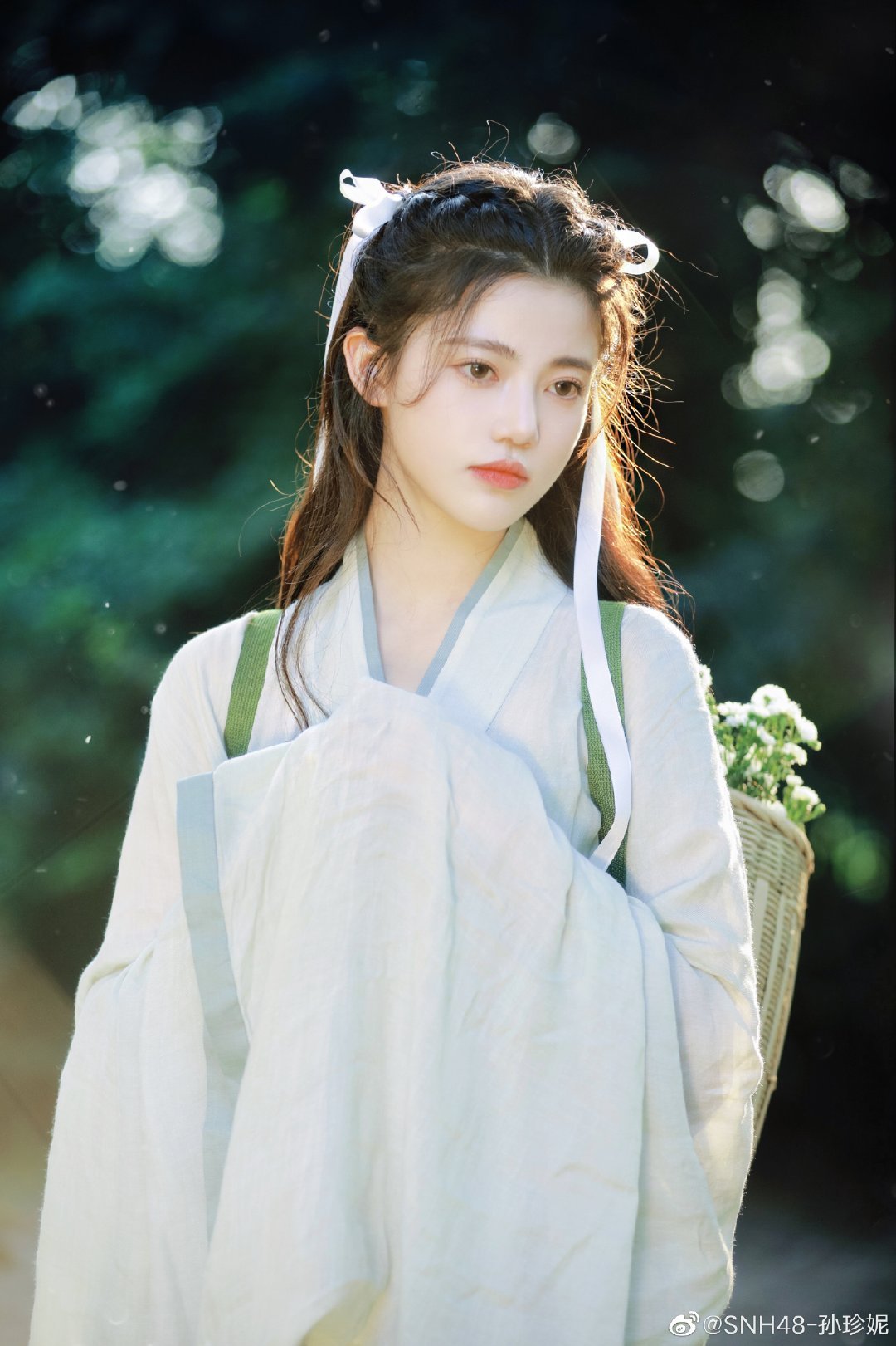 孙珍妮古风写真,妹妹好漂亮啊,撑伞照也是氛围感满满……_高清图集