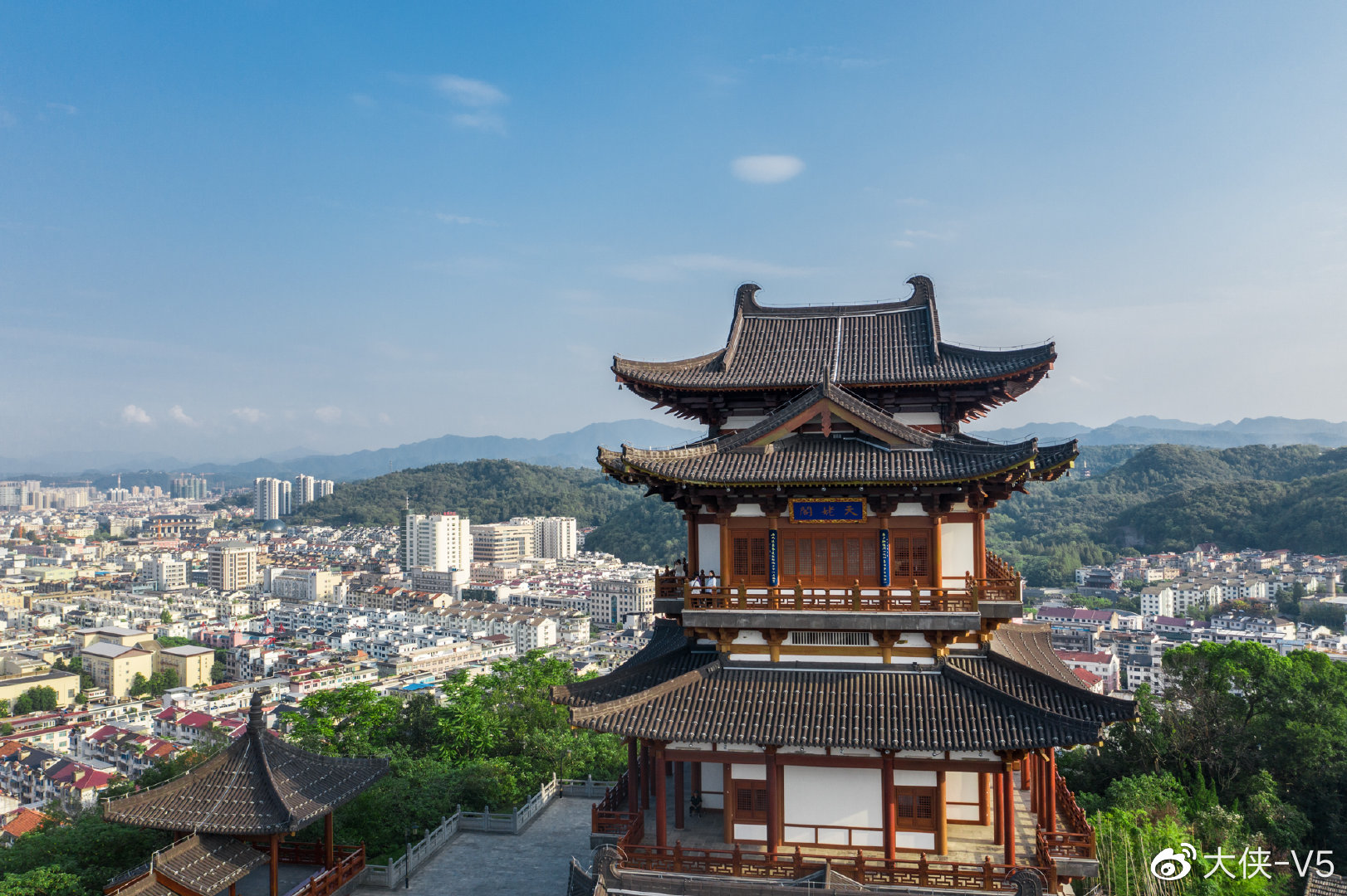 跟着唐代名诗佳句游新昌和萧山,领略浙东独特山水人文风情