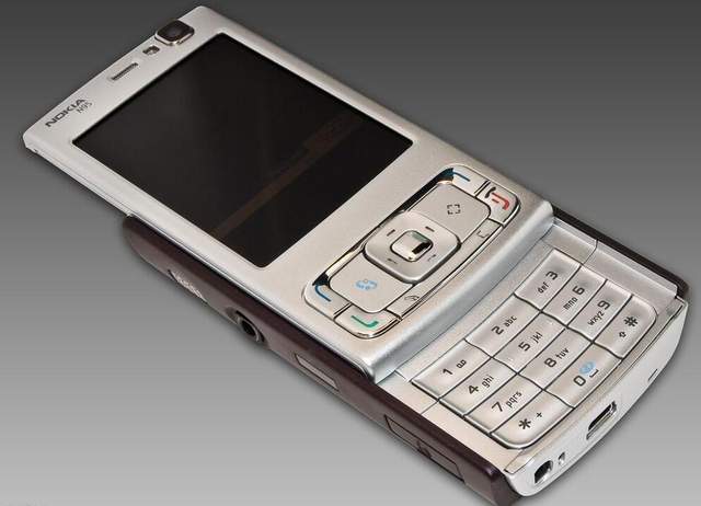 最怀念的诺基亚功能机,滑开上盖的那一刻,回头率超高