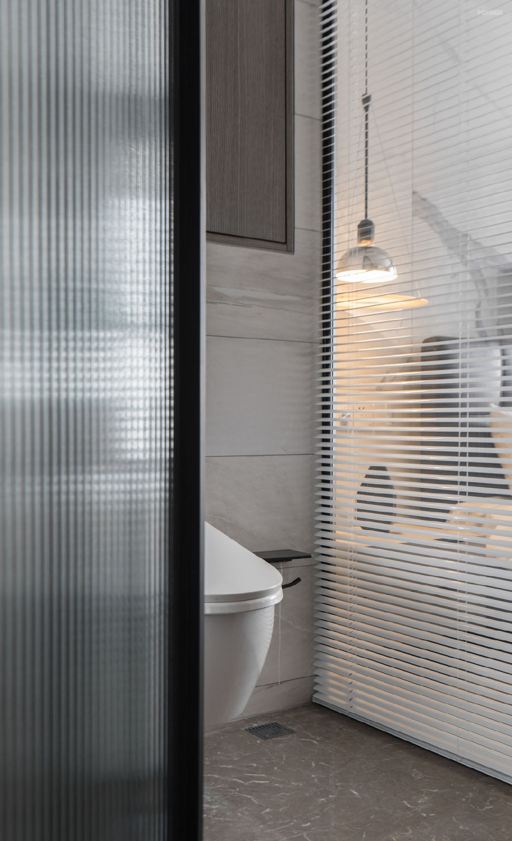 ﹐现代简约风,水泥元素 长虹玻璃,打造超有魅力的空间 - 渐变长虹玻璃