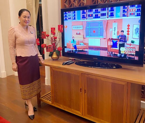 老挝建国阵线中央委员,万象市议员娥拉泰61 珊迪空卡自从成为了"