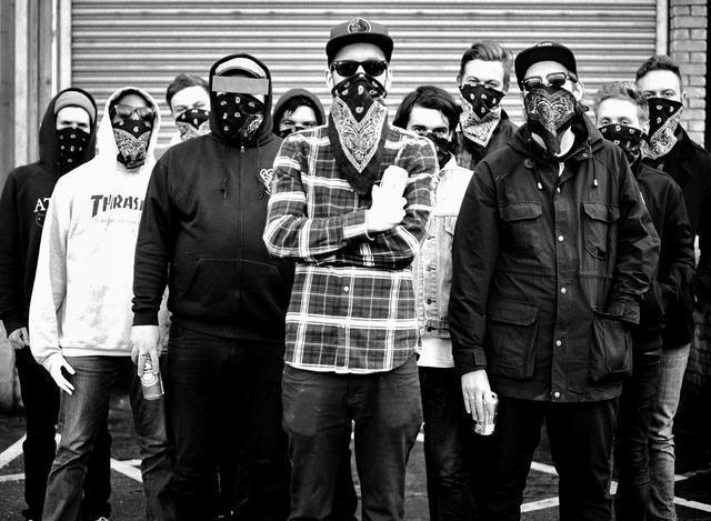 资料显示,自美国现代犯罪之父查理·卢西亚诺时代开始,美国五大黑手党