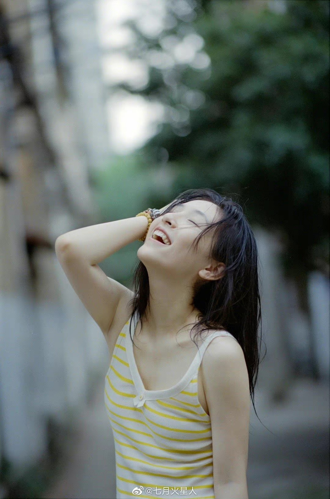 跟吴倩在武汉小巷里记录夏天__财经头条