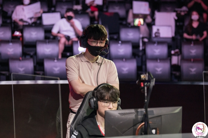 大权独揽！DK主教练Daeny认为自己的轮换战术没问题休闲区蓝鸢梦想 - Www.slyday.coM