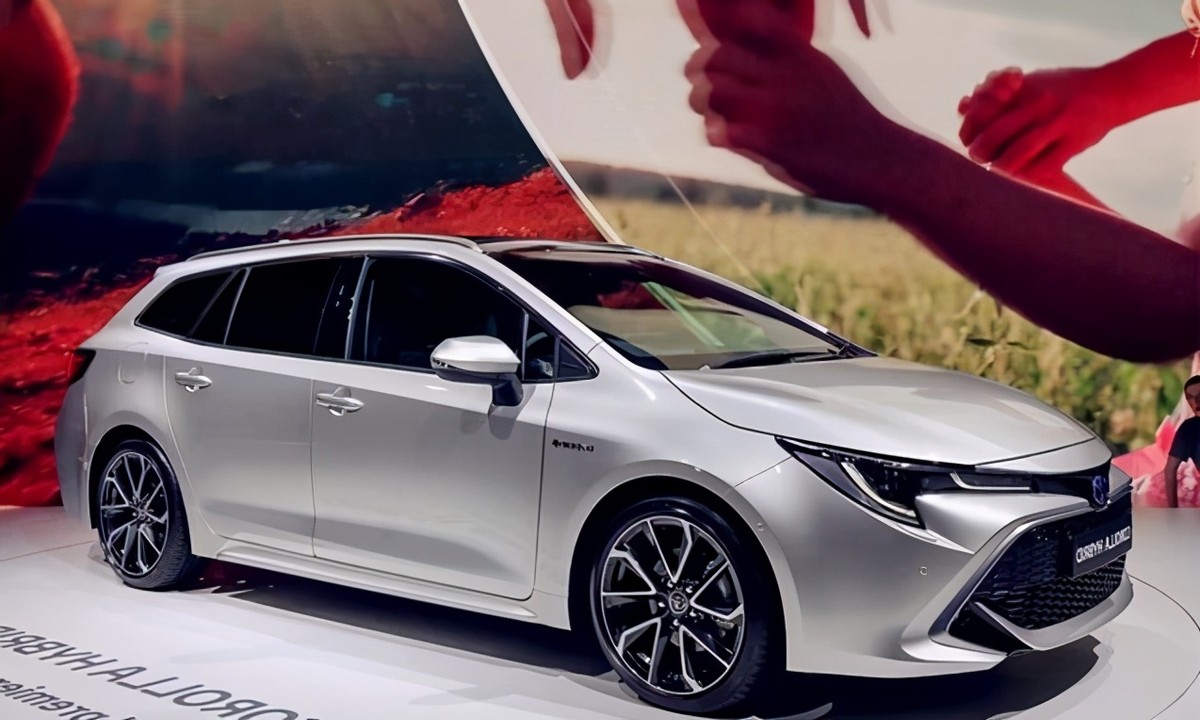 卡罗拉旅行版曝光,油耗才4l,比思域还漂亮,起售或不足12万