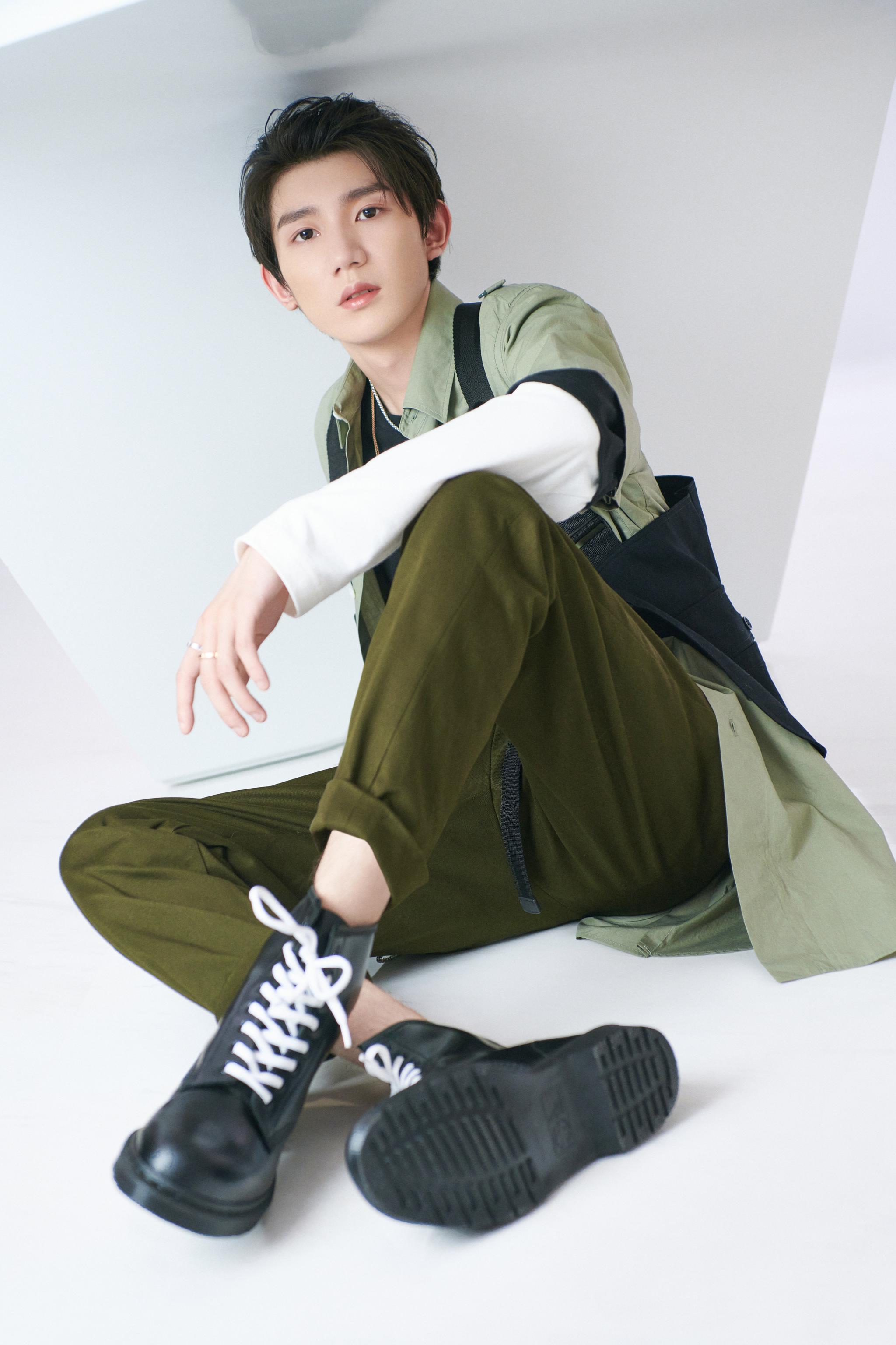 王源最新写真大片来啦